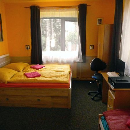 Apartmany Sarka Ujezd U Hradce Kralove Hradec Králové エクステリア 写真