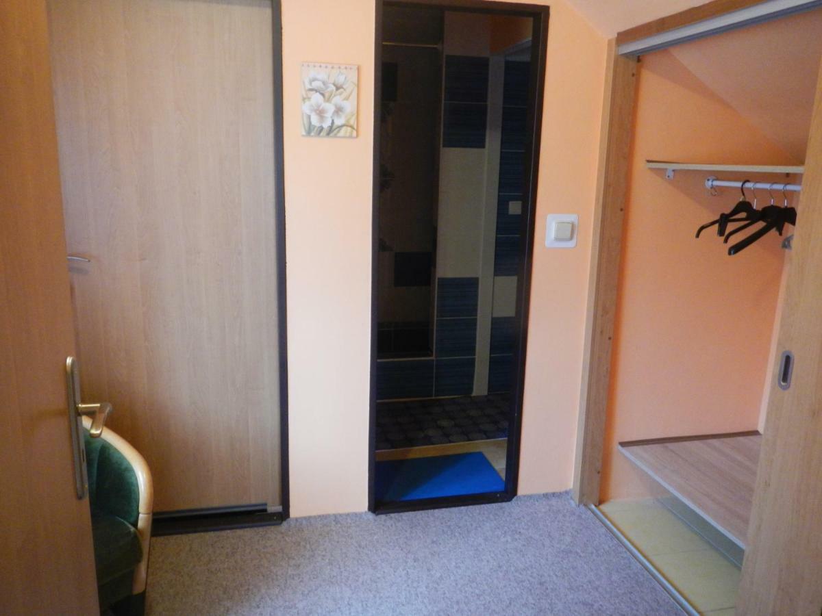 Apartmany Sarka Ujezd U Hradce Kralove Hradec Králové エクステリア 写真