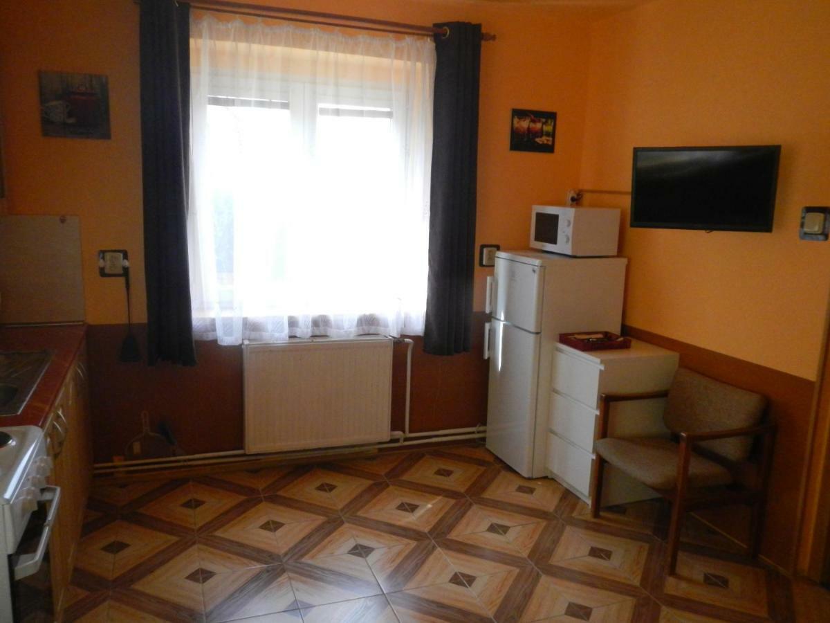 Apartmany Sarka Ujezd U Hradce Kralove Hradec Králové エクステリア 写真